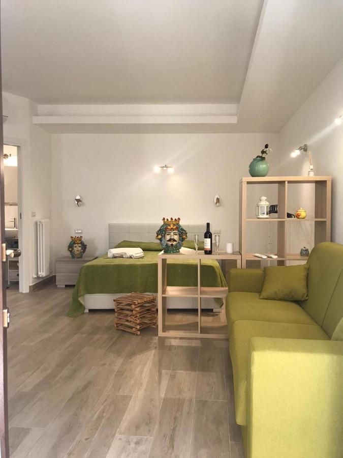 Casa Vacanza Cundari Кастелмола Екстериор снимка