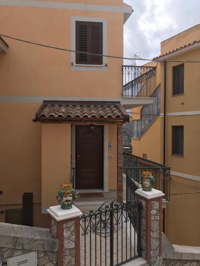 Casa Vacanza Cundari Кастелмола Екстериор снимка