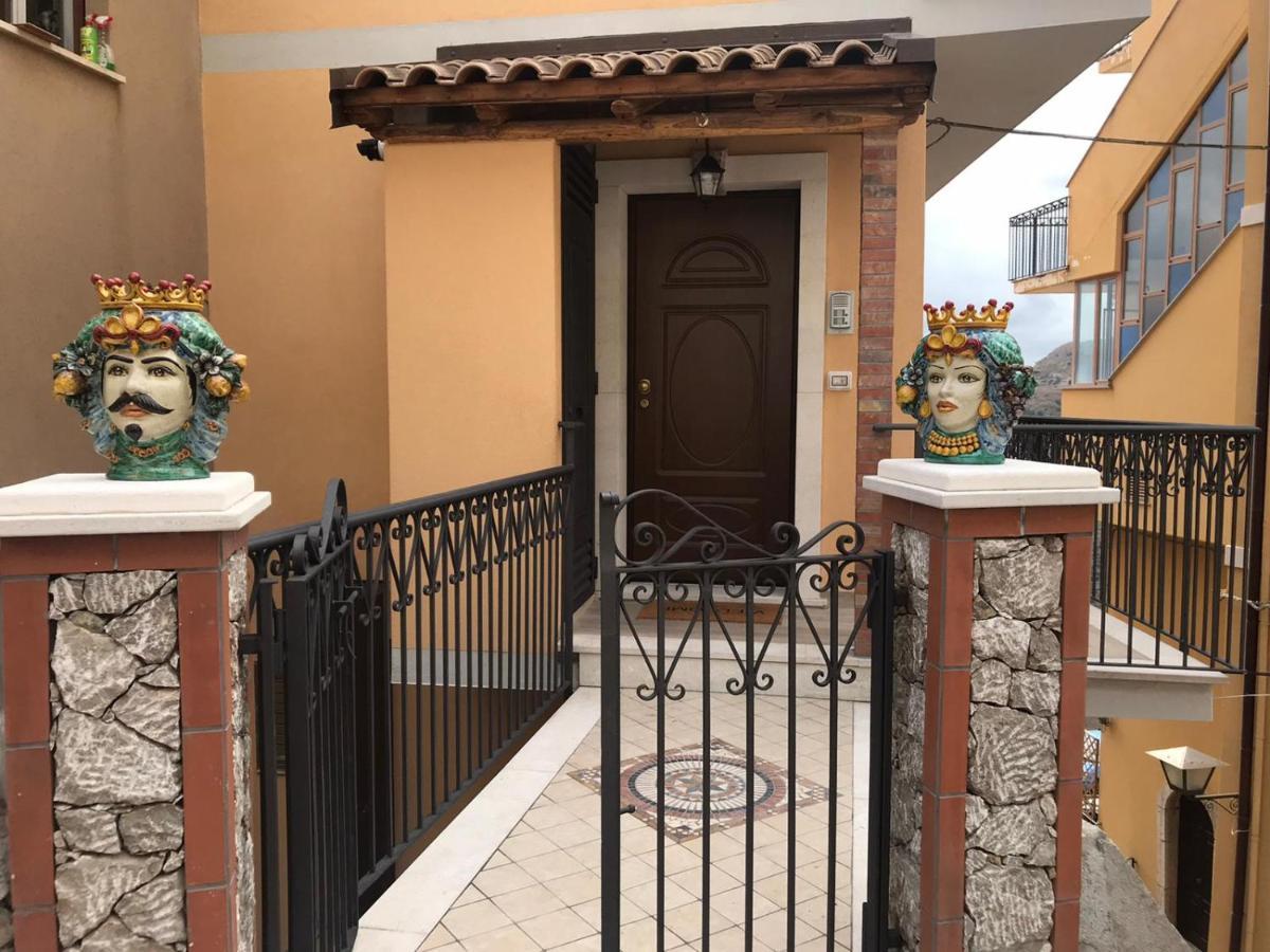 Casa Vacanza Cundari Кастелмола Екстериор снимка