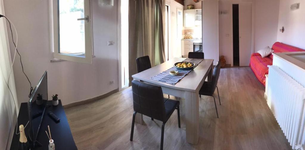 Casa Vacanza Cundari Кастелмола Екстериор снимка