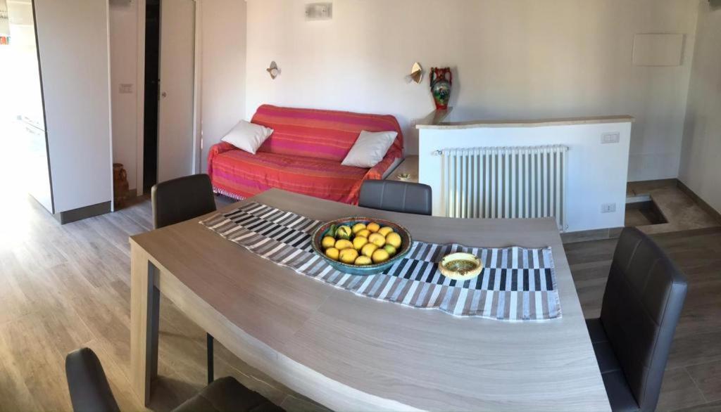 Casa Vacanza Cundari Кастелмола Екстериор снимка